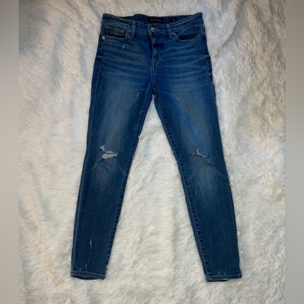 𝕃𝕦𝕔𝕜𝕪 𝔹𝕣𝕒𝕟𝕕 - Ava Distressed Mid-Rise Skinny Jeans - Size:8/28